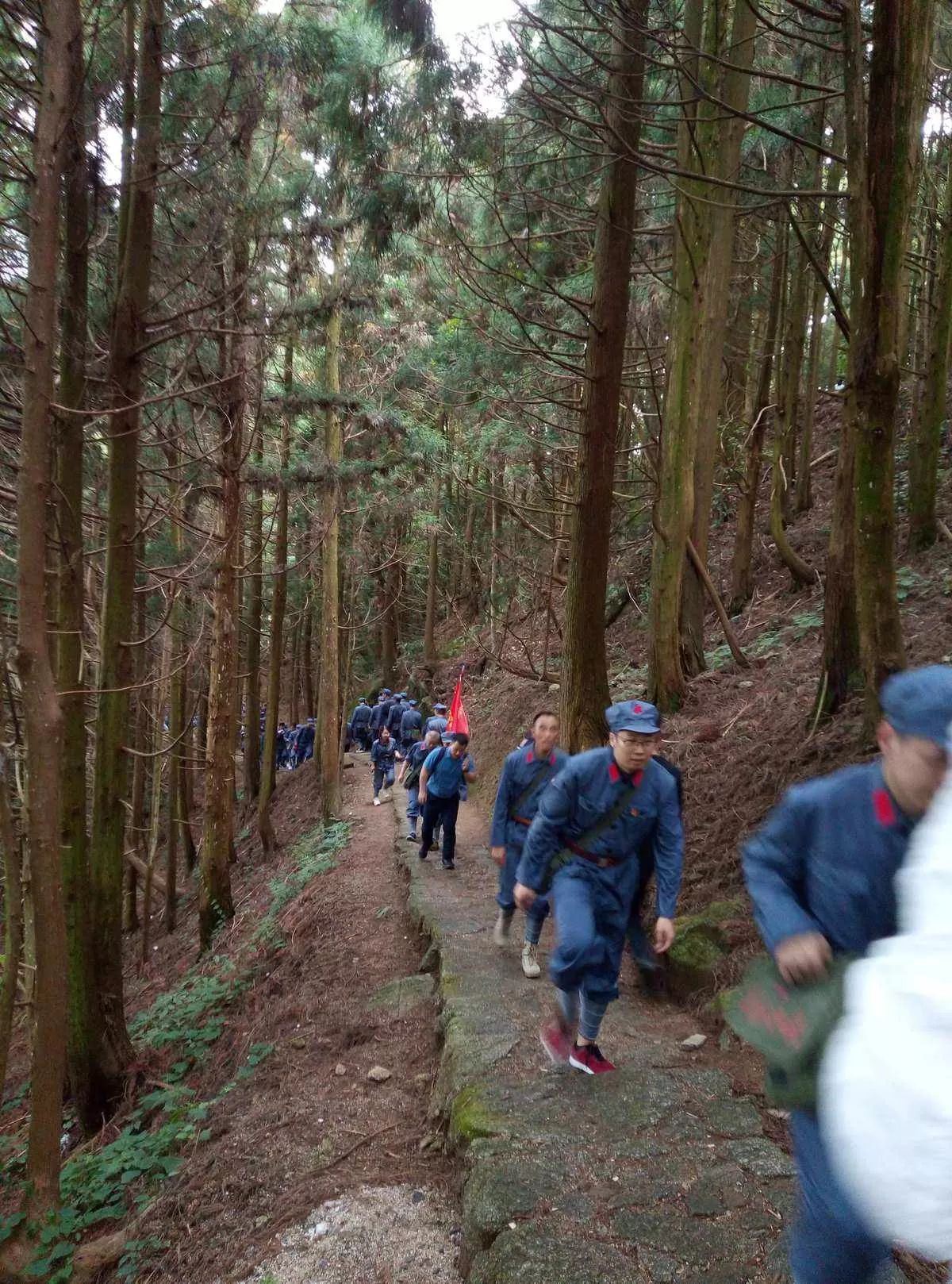 去井冈山玩要爬山吗(去井冈山玩要爬山吗多少钱)