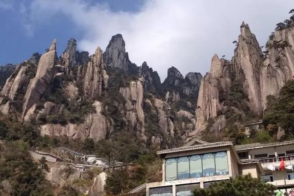 三清山旅游景点电话号码(三清山旅游景点电话号码查询)