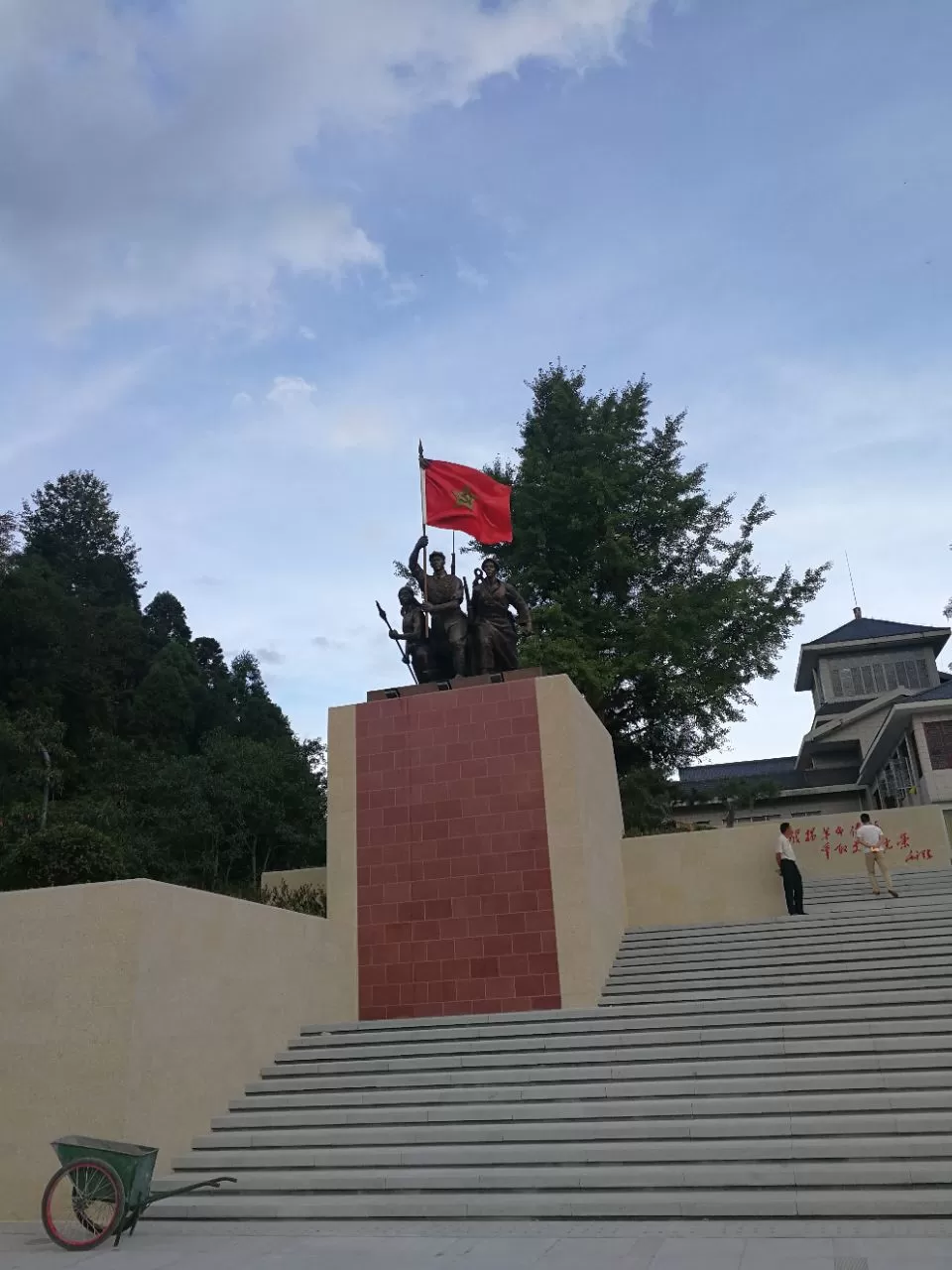 井冈山哪里好玩(井冈山哪里好玩风景区)