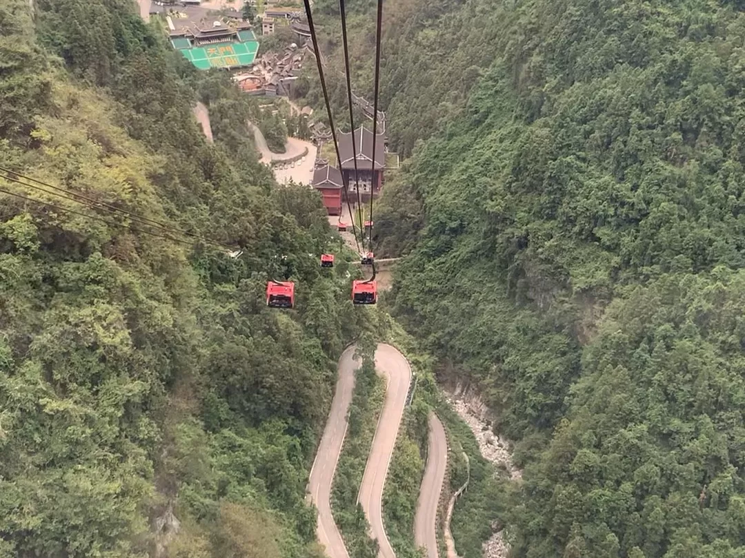 张家界景区天门山位置(张家界天门山景区游览图)