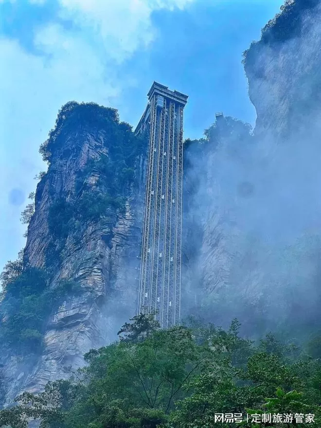 张家界西站到天门山风景区(张家界西站到天门山风景区怎么坐车?)