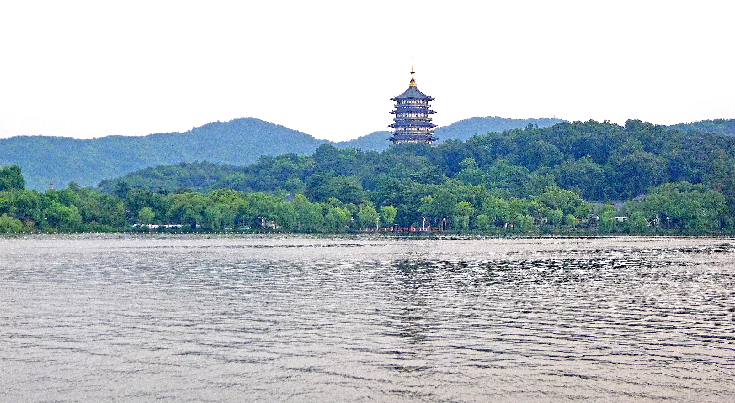 杭州旅游必去十大景点推荐(杭州旅游必去十大景点推荐视频)