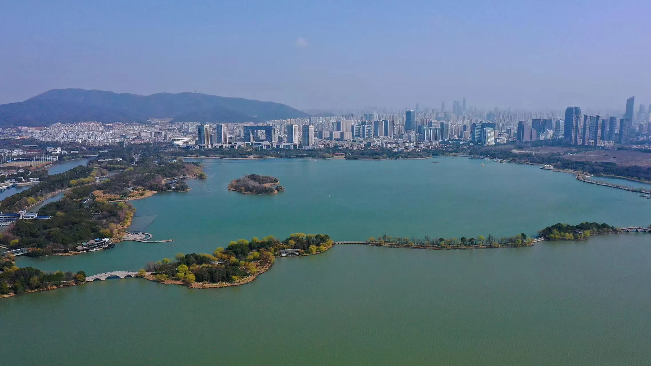 7月份江苏旅游最佳地方(七八月份适合去哪里旅游江苏)