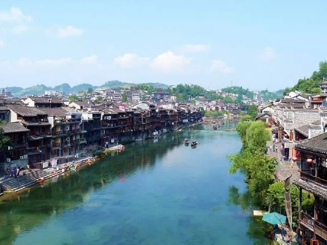 长沙旅游自由行攻略4天(长沙旅游攻略景点必去自驾游一日)