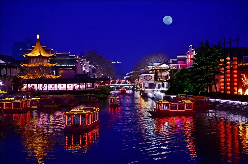 江苏夜景好的旅游景点(江苏夜景好的旅游景点有哪些)