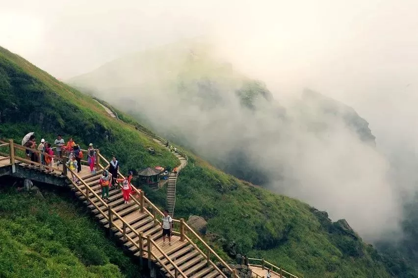 武功山是哪个省的景区(武功山是哪个省的景区啊)