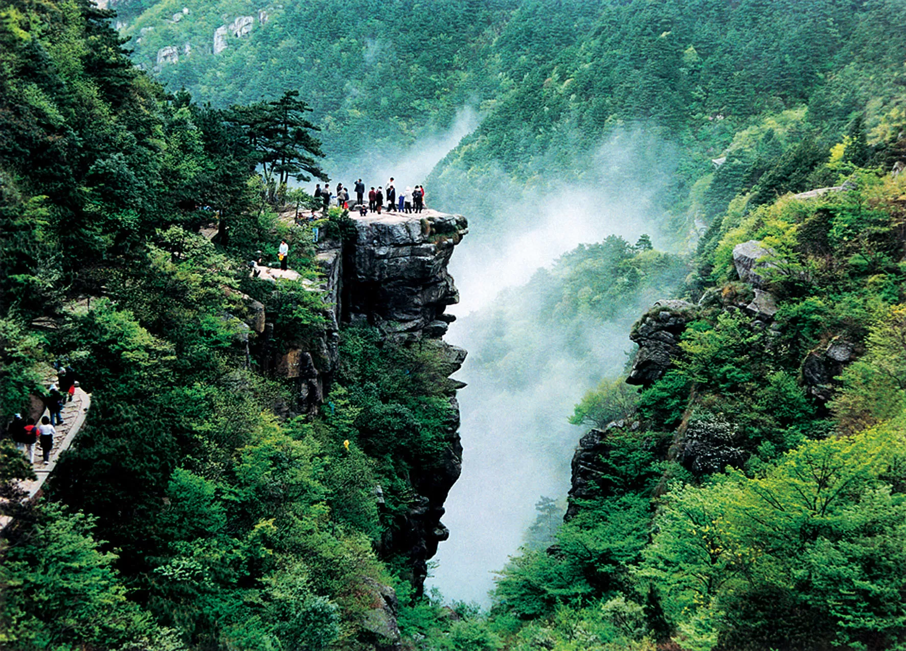 江西庐山旅游景点介绍(江西庐山有哪些著名的景点)