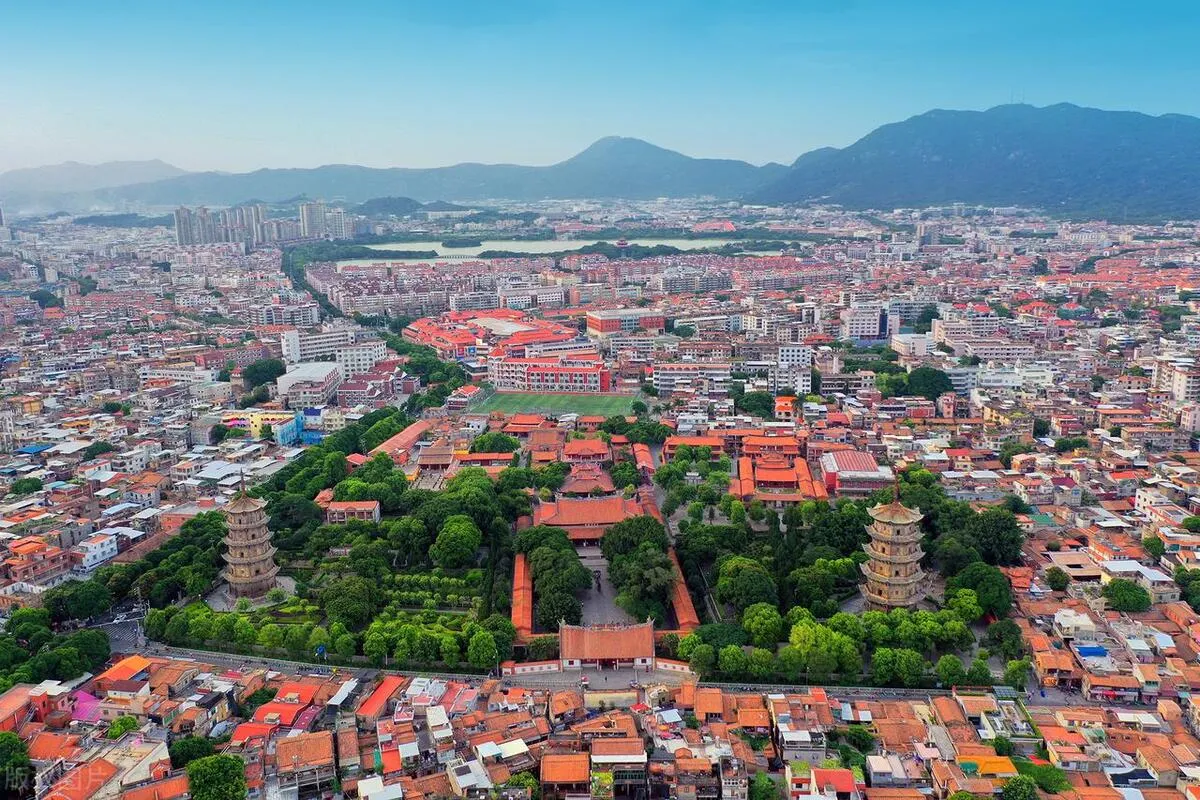 泉州旅游必去十大景点推荐厦门(泉州旅游必去十大景点推荐厦门鼓浪屿)