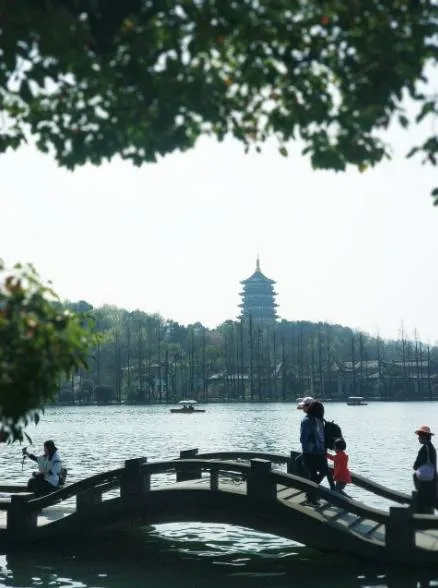 杭州旅游攻略一日游路线推荐(杭州旅游攻略一日游路线推荐图)