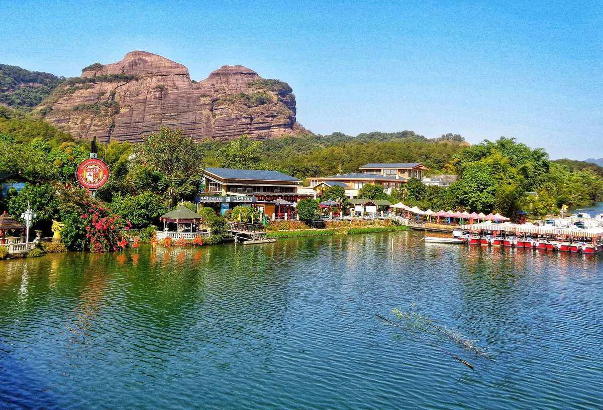 广东境内旅游景点大全(广东省内十大旅游景点大全)