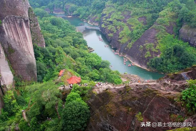 武功山和武夷山哪个好玩(武功山和武夷山哪个好玩一点)