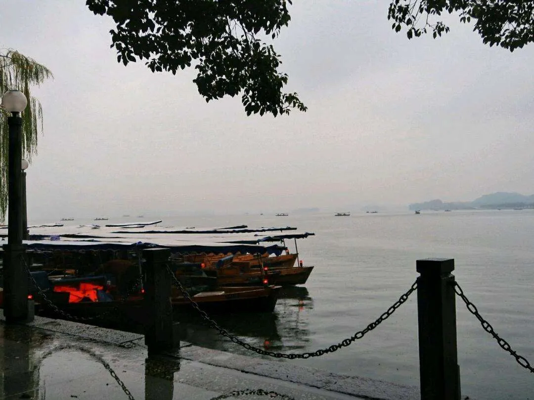 杭州下雨天去哪玩合适(杭州下雨天适合游玩什么地方)