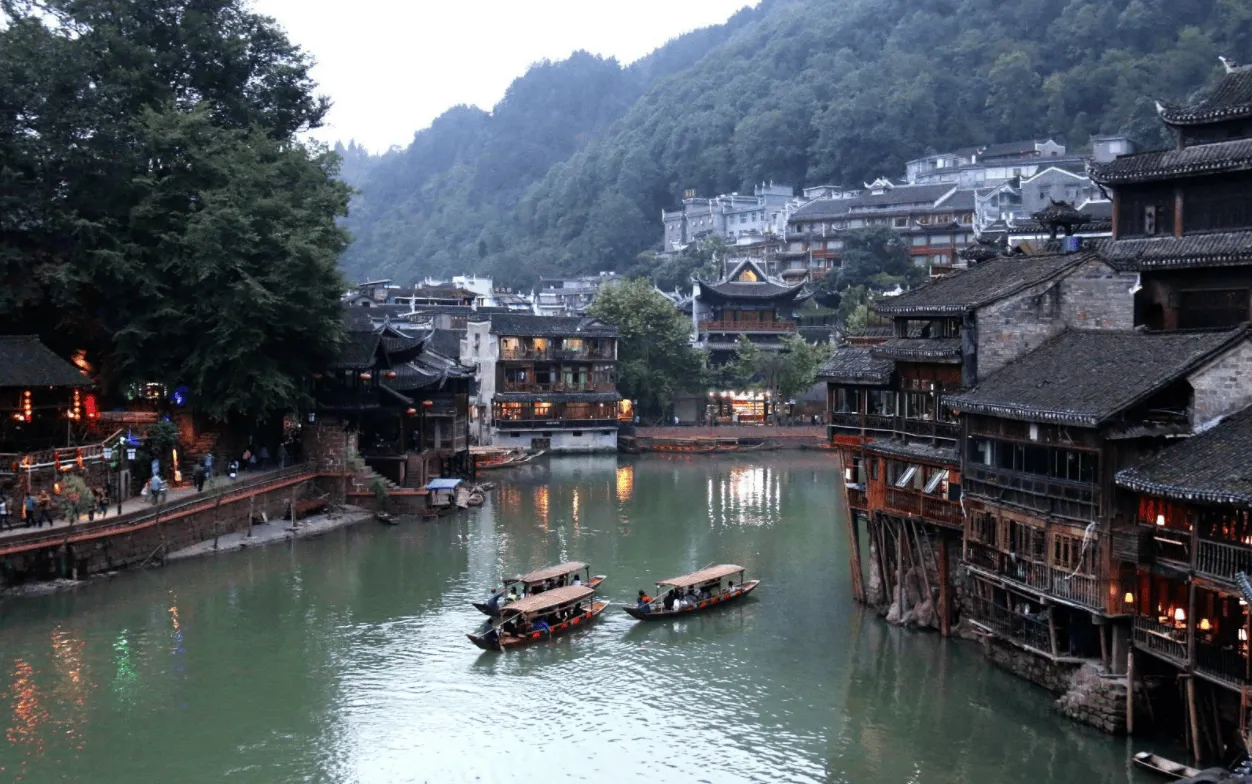 张家界旅行社张家界游(张家界旅行社股份有限公司)