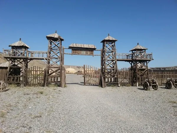 嘉峪关到张家界的旅游攻略(嘉峪关到张家界的旅游攻略路线)