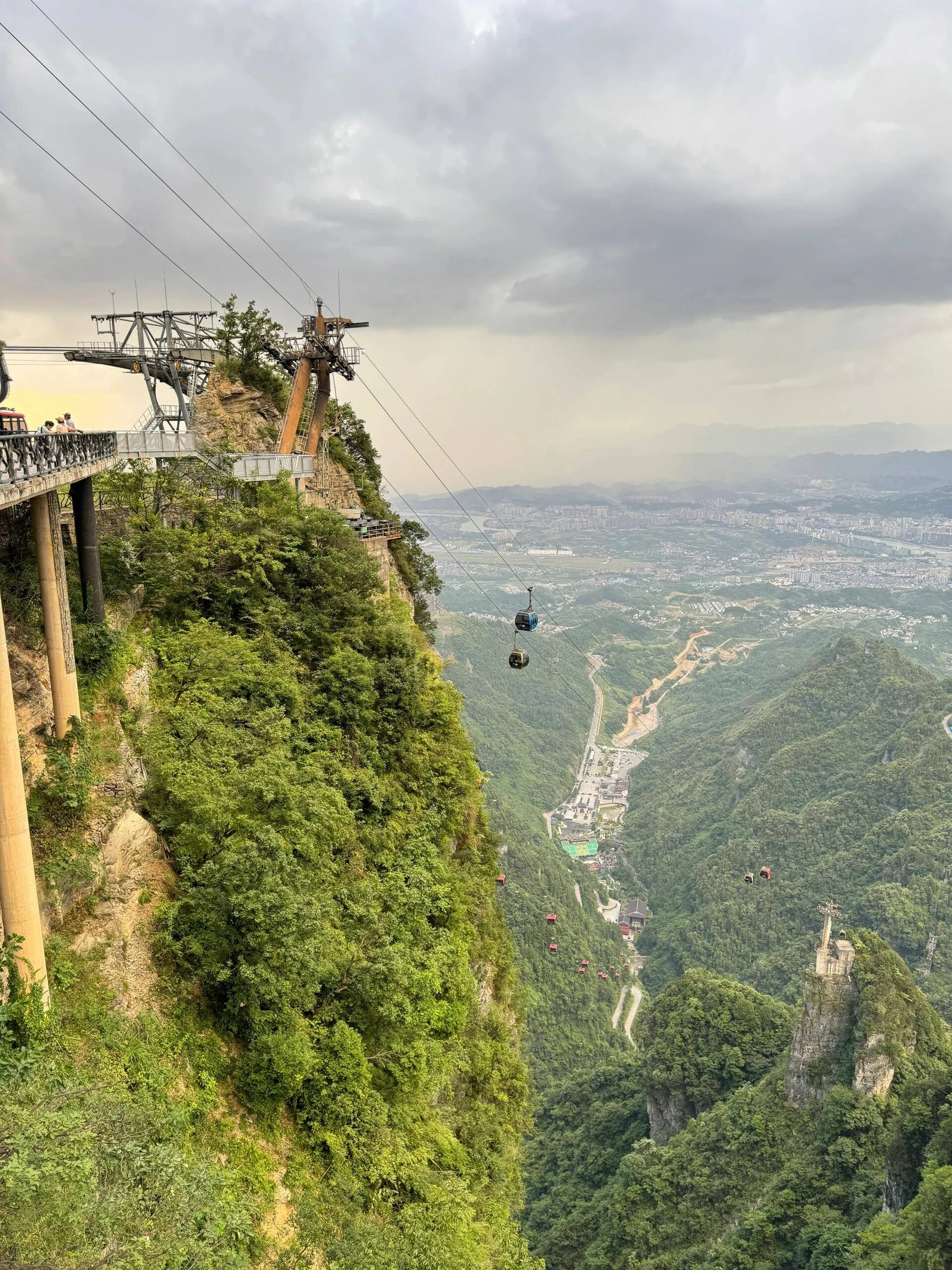到张家界张家界旅行(去张家界旅游路线怎么走)