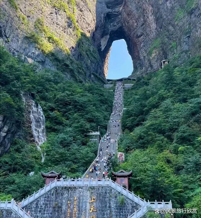 湖南张家界市旅游(湖南张家界市旅游景点湖泊)