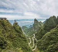 天门山和张家界森林公园距离(天门山和张家界森林公园距离远吗)