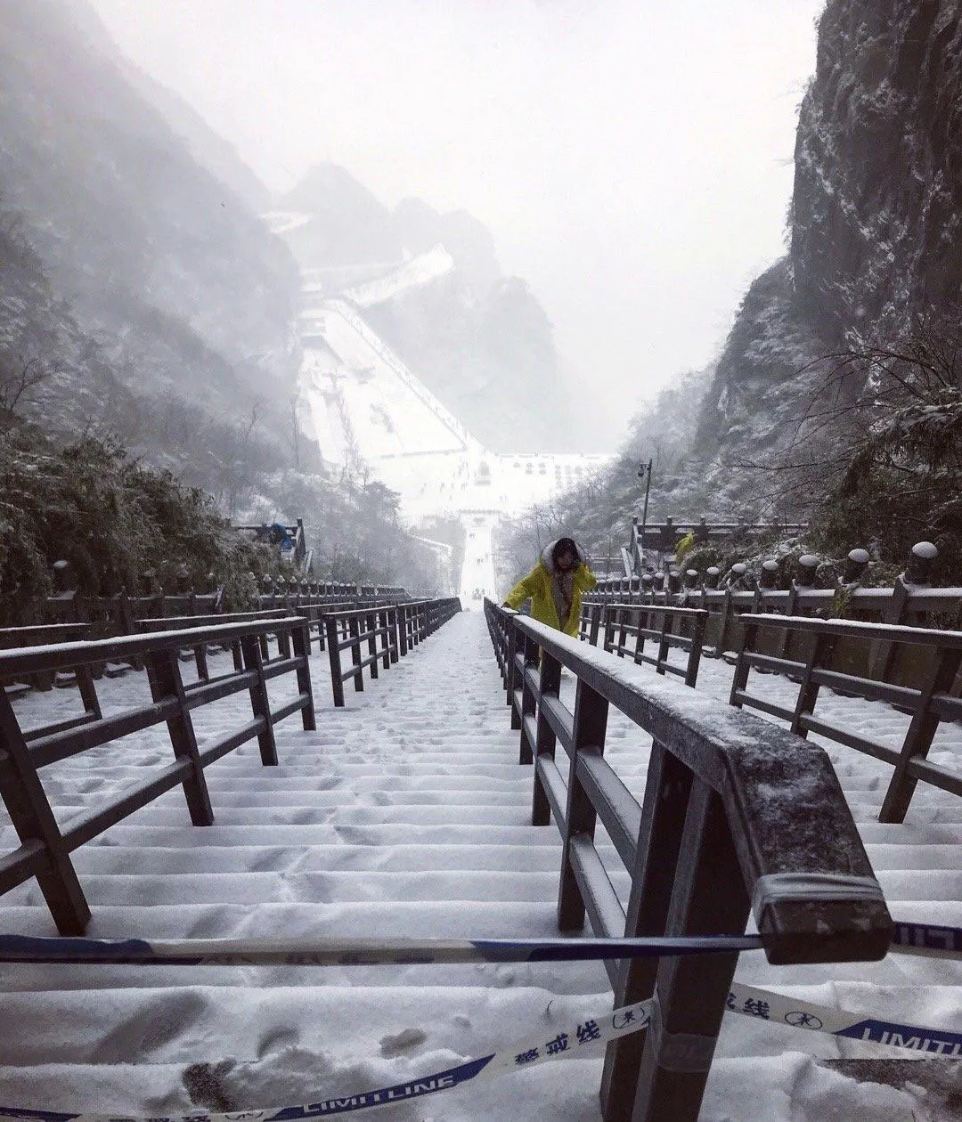 冬天可以去张家界玩吗(冬天去张家界需要带什么东西)