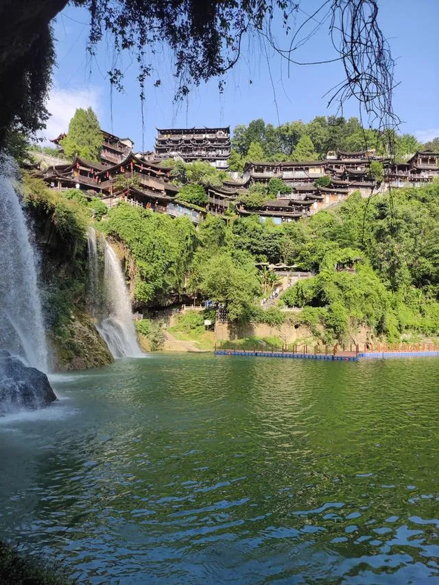 七月份张家界旅游人多吗(7月份张家界气候适宜去旅游吗?)