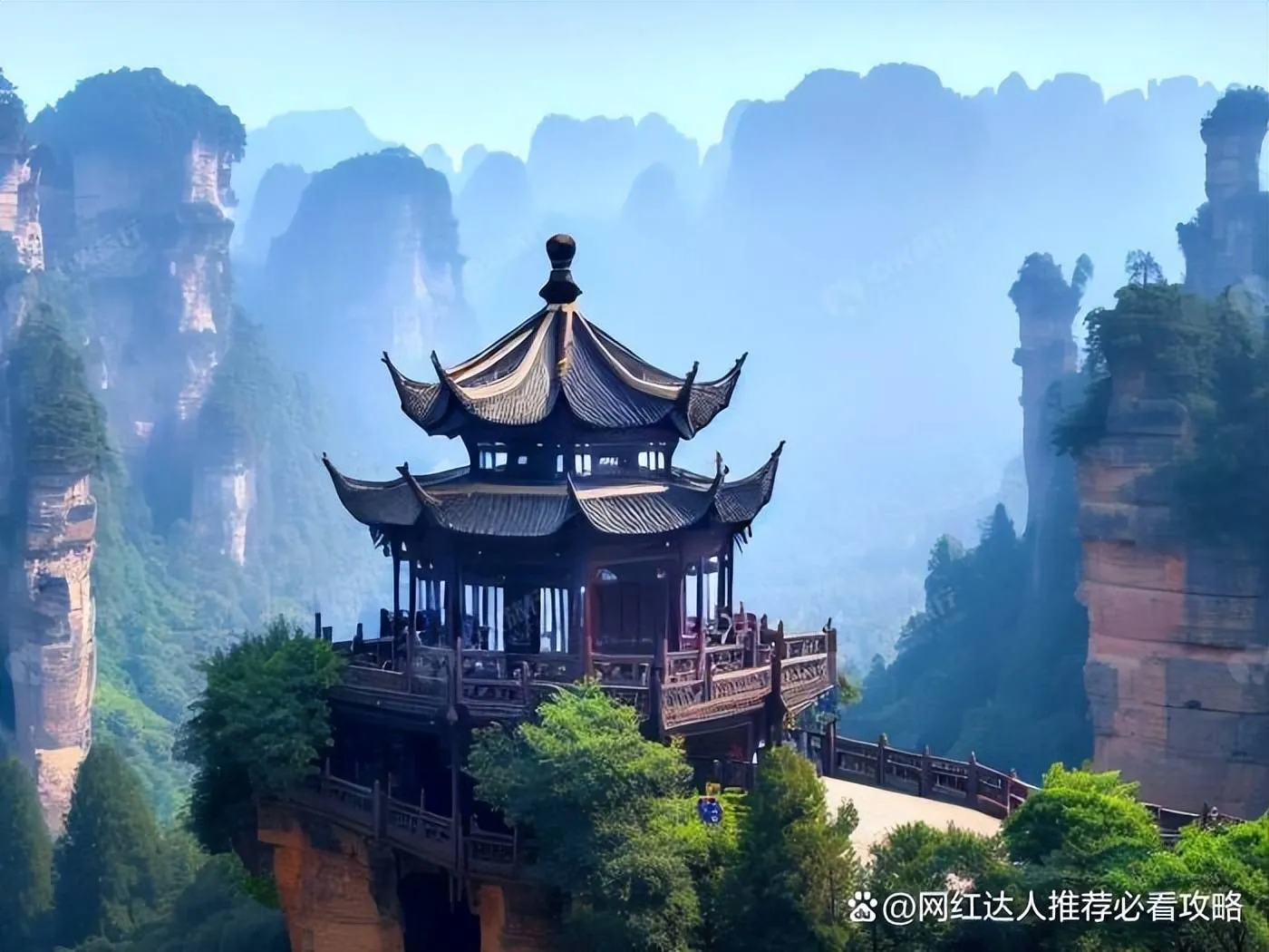张家界旅游名胜(张家界知名旅游景点)