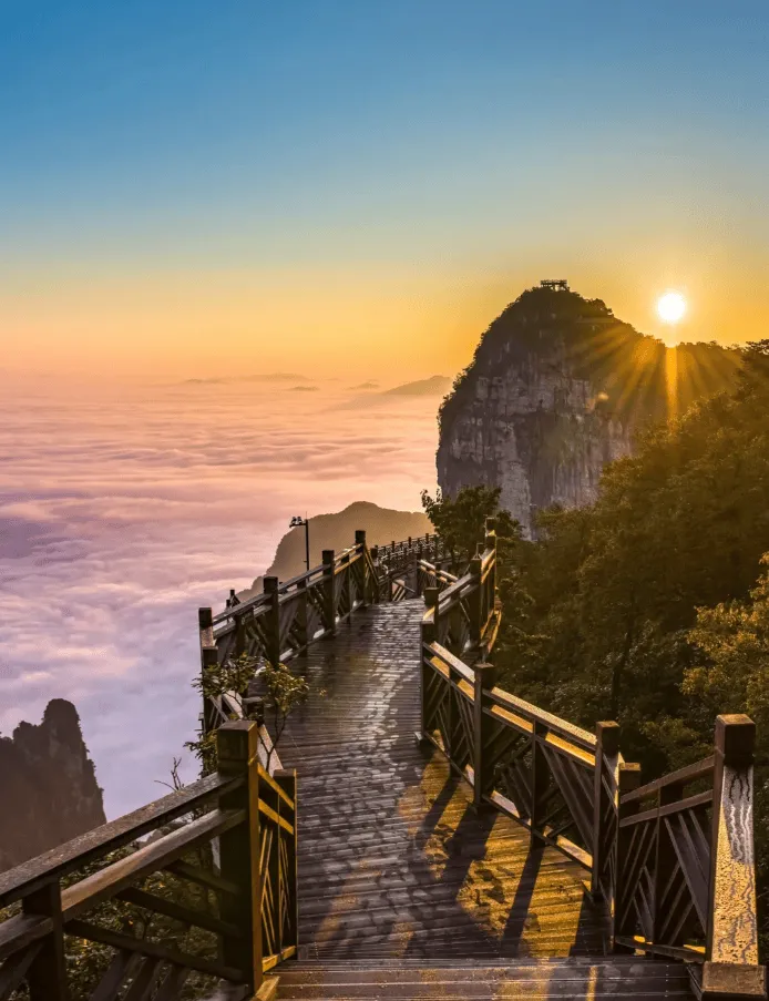到张家界旅游攻略景点必去(张家界旅游攻略景点必去免费路线)
