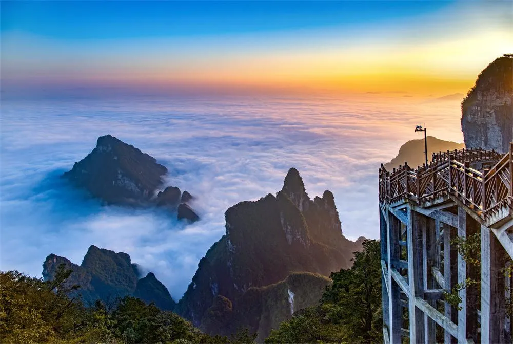 张家界风景区和天门山风景区(张家界天门山和张家界国家森林公园)