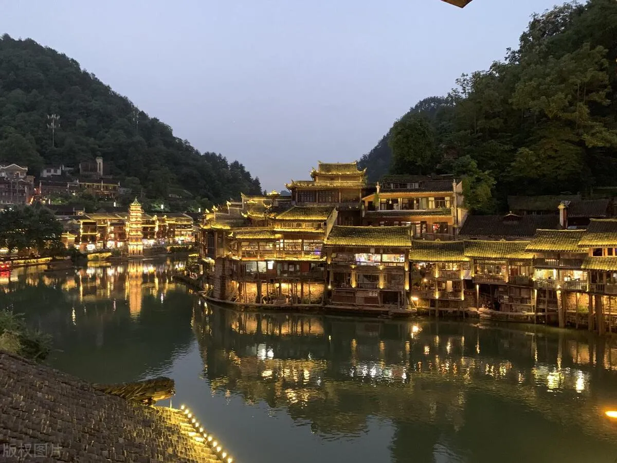 5岁小孩适合去张家界玩吗(5岁小孩适合去张家界玩吗请问)