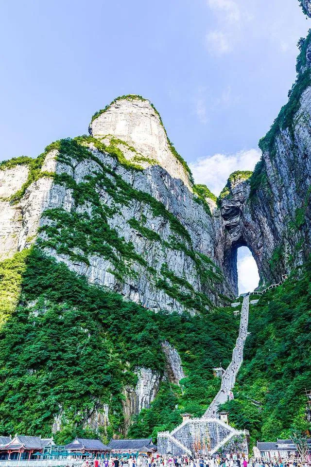 张家界和天门山(张家界和天门山距离多少公里)