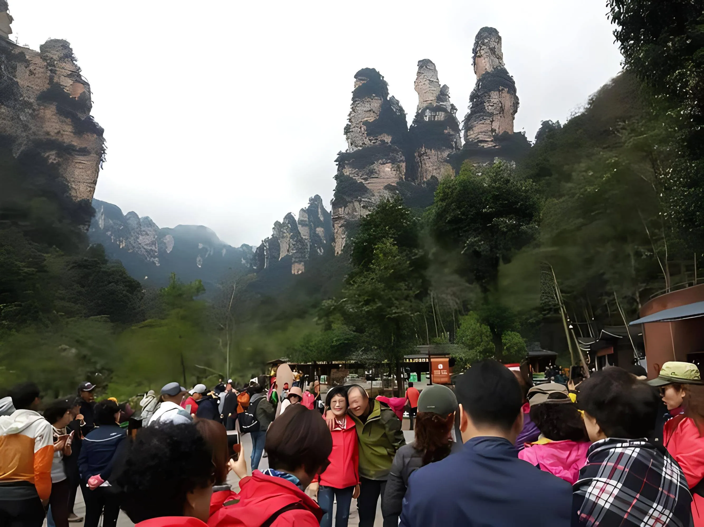 6月张家界适合旅游么(张家界旅游6月份合适吗)