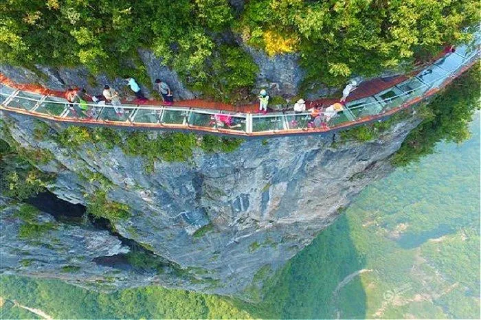 张家界天门山玻璃栈道是如何(张家界天门山玻璃栈道如何预约)