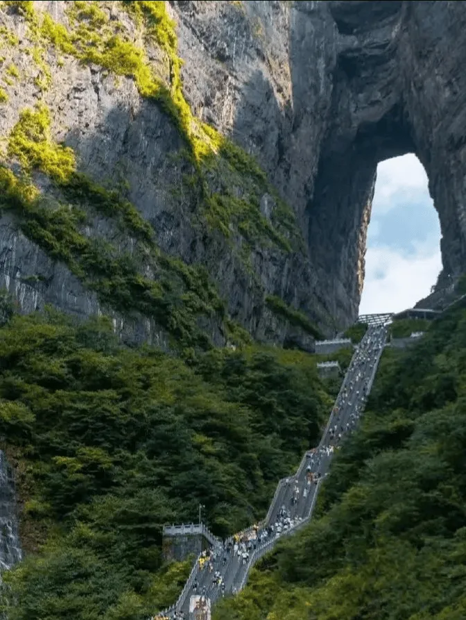 张家界游天门山攻略(张家界旅游天门山门票多少钱一人)