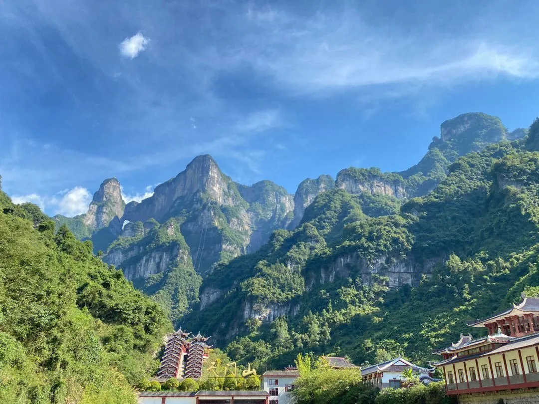 张家界江口天门山(张家界天门山联系电话)