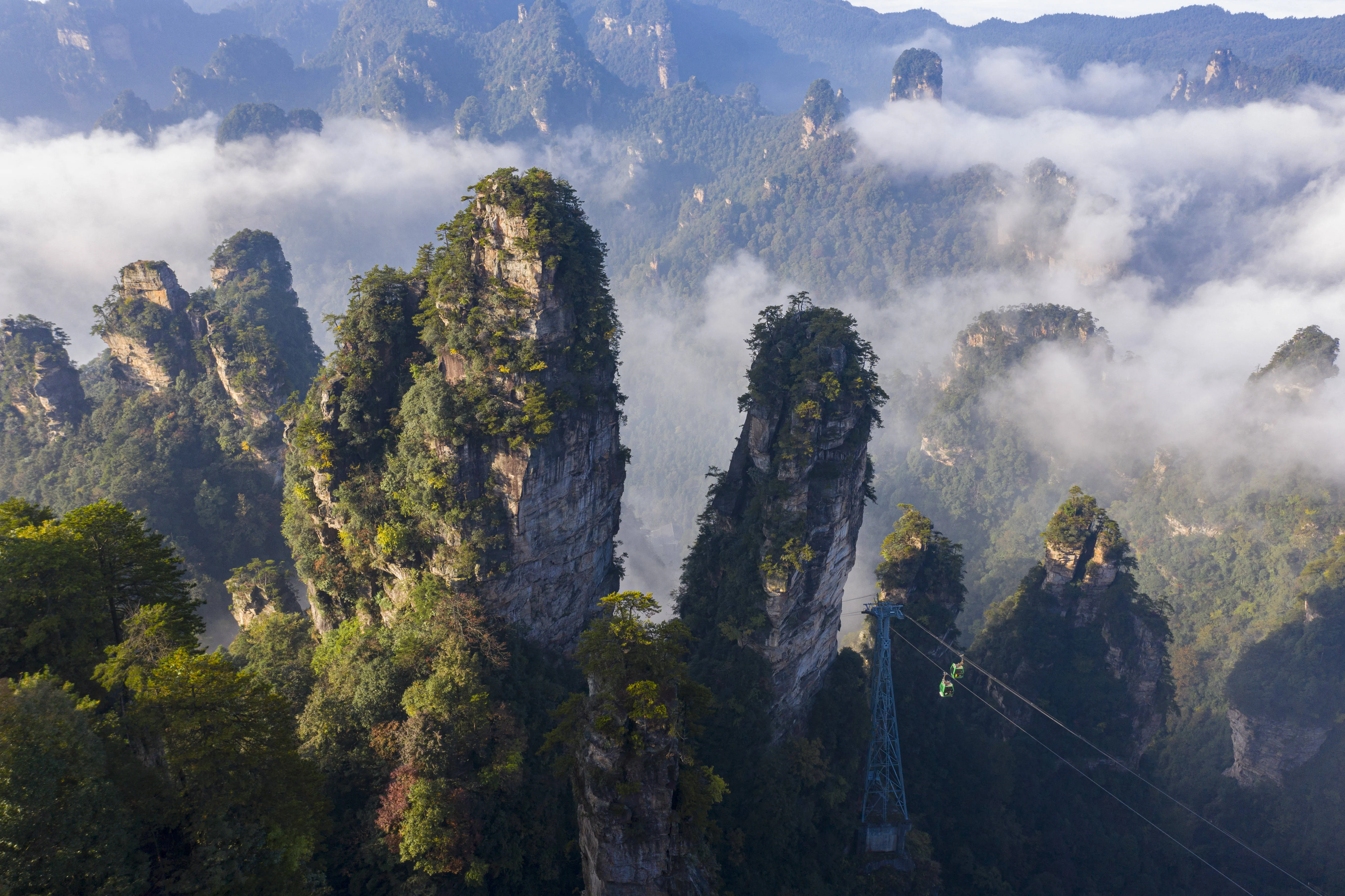 七月份适合去张家界黄石寨旅游吗(七月份适合去张家界黄石寨旅游吗视频)
