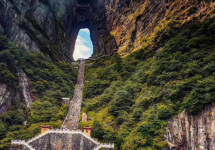 长沙旅游攻略景点必去张家界(长沙旅游攻略景点必去张家界天气)