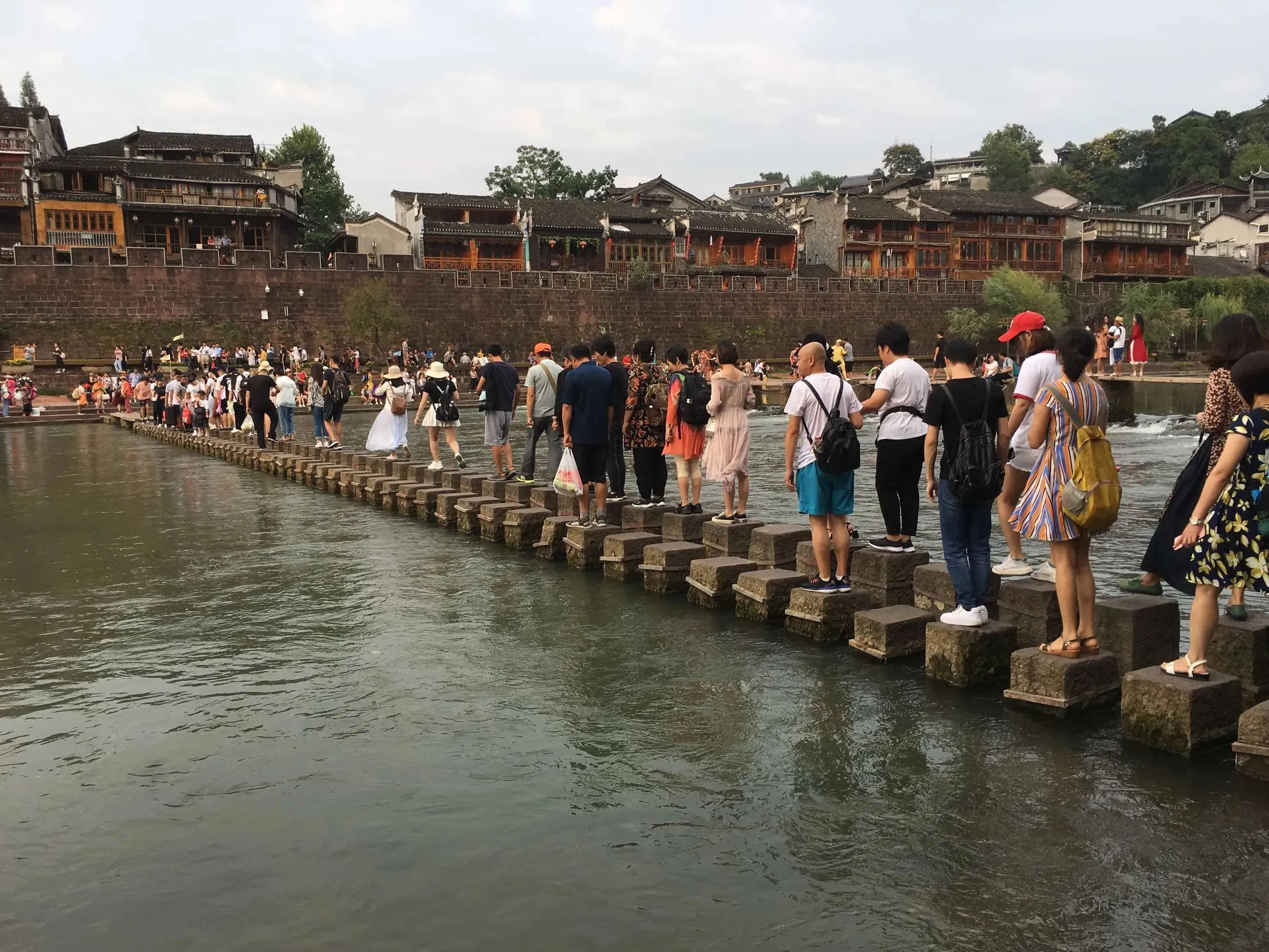 旅游到张家界多少钱(到张家界自驾游多少钱)