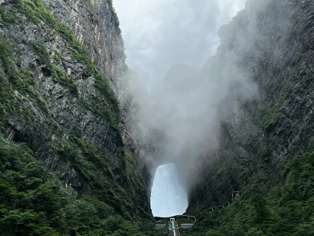 张家界3天自由行路线(张家界三天自驾游怎么安排)