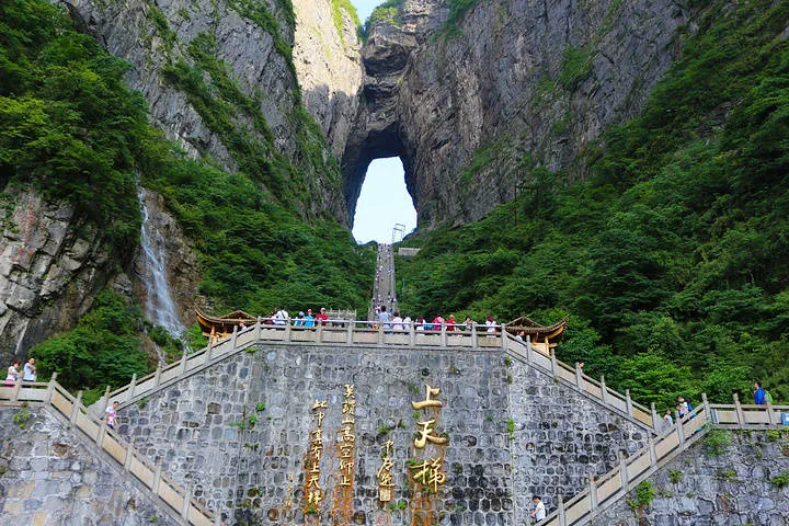 张家界天门山旅游必去十大景点(张家界天门山旅游攻略自由行三天)