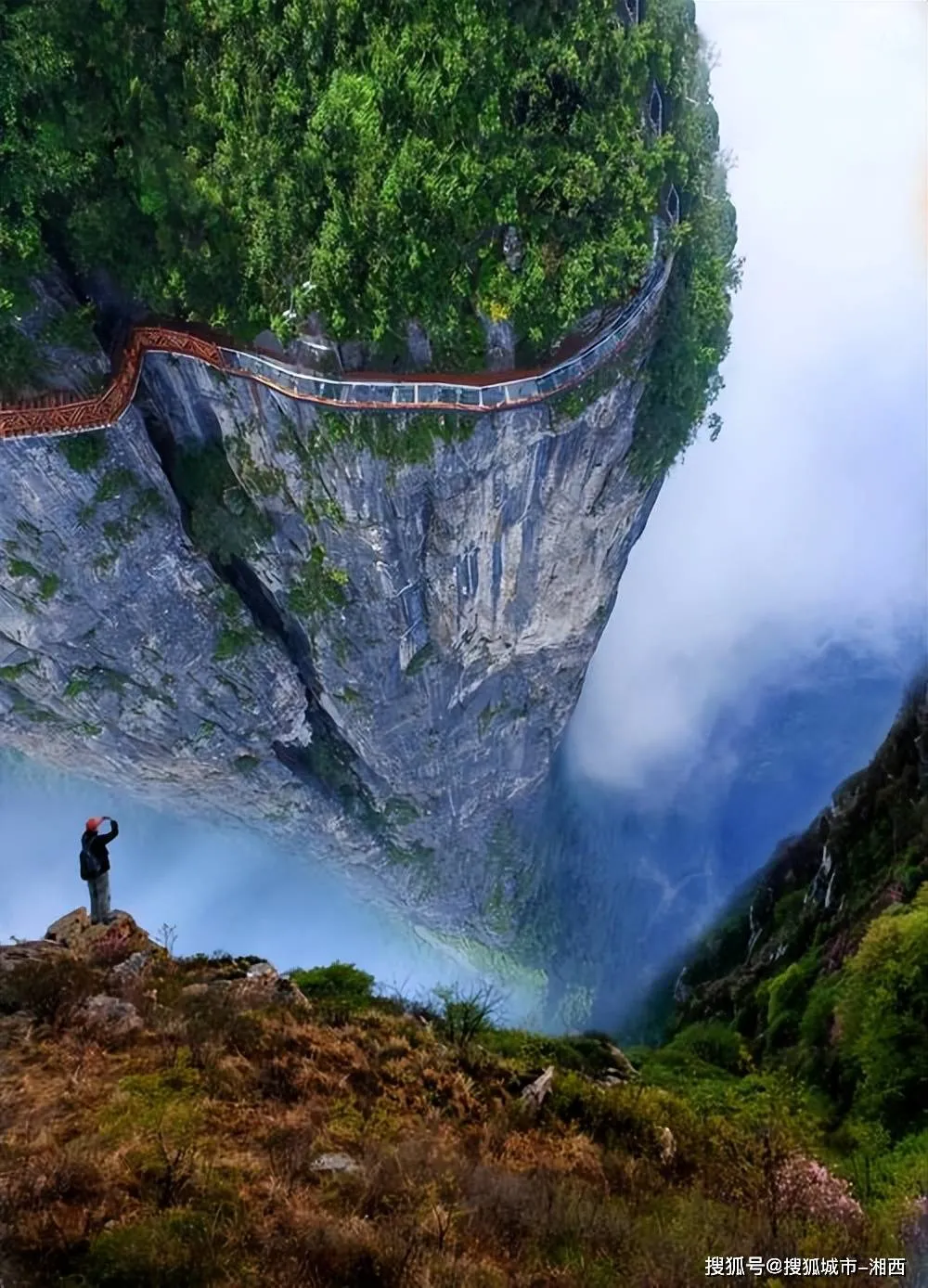 张家界旅游的景点是(张家界旅游景点是谁开发的)