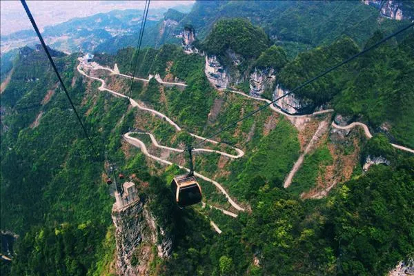 张家界天门山极限挑战(极限挑战在张家界天门山)