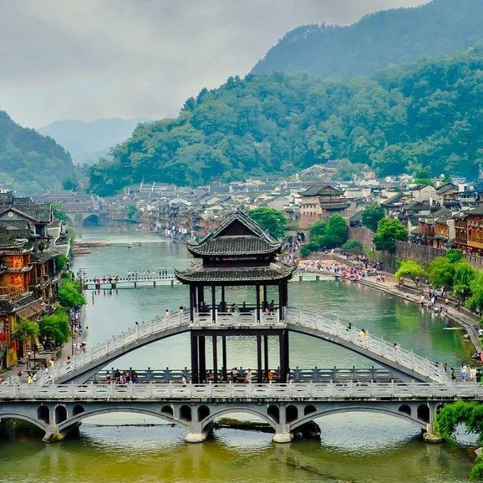 包含湖南旅游景点张家界有些景点的词条
