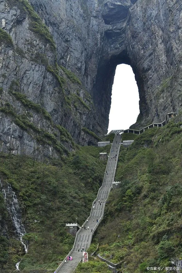 八月份到张家界黄石寨旅游(八月份到张家界黄石寨旅游好玩吗)