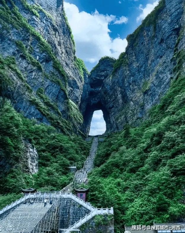张家界天门山旅游(张家界天门山旅游攻略和花费)