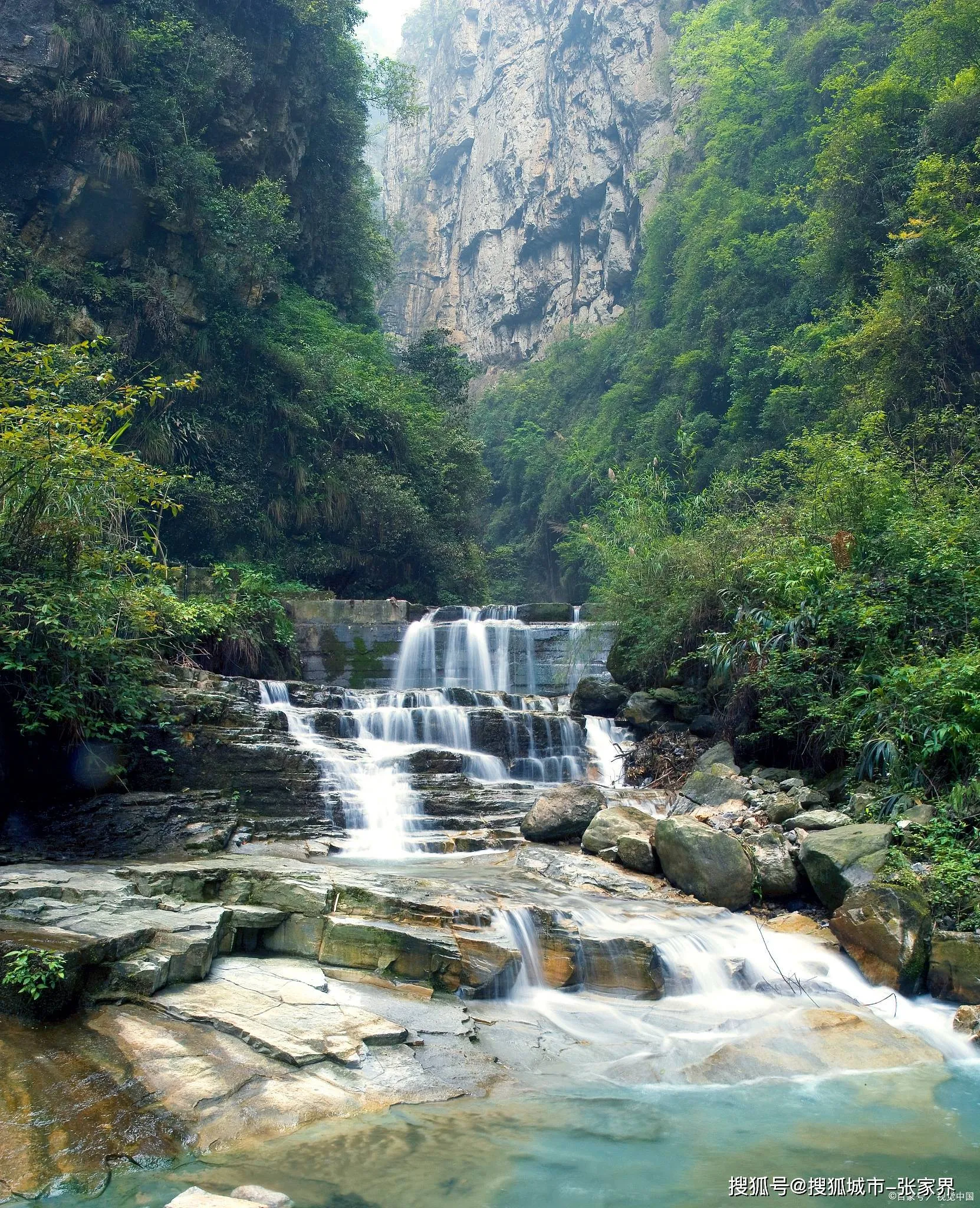 安徽天门山与张家界天门山(张家界天门山和安徽的天门山是一座山吗)