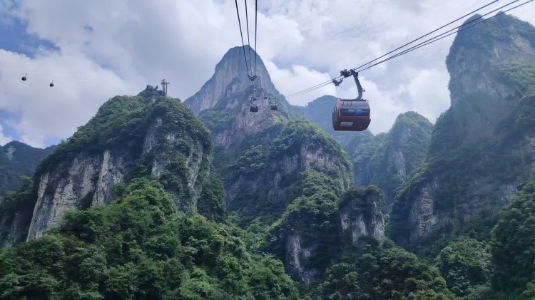 张家界天门山景点怎样玩(张家界天门山景区旅游攻略)
